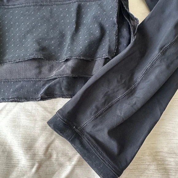 Lululemon Black Mesh Hem Long Sleeve Top – Approx. Size 8 - Picture 3 of 7
